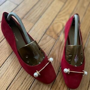 ENZO ANGIOLINI BRONNEN RED SUEDE LOAFERS WITH PEARLS PIN HARDWARE WOMEN’S 7.5